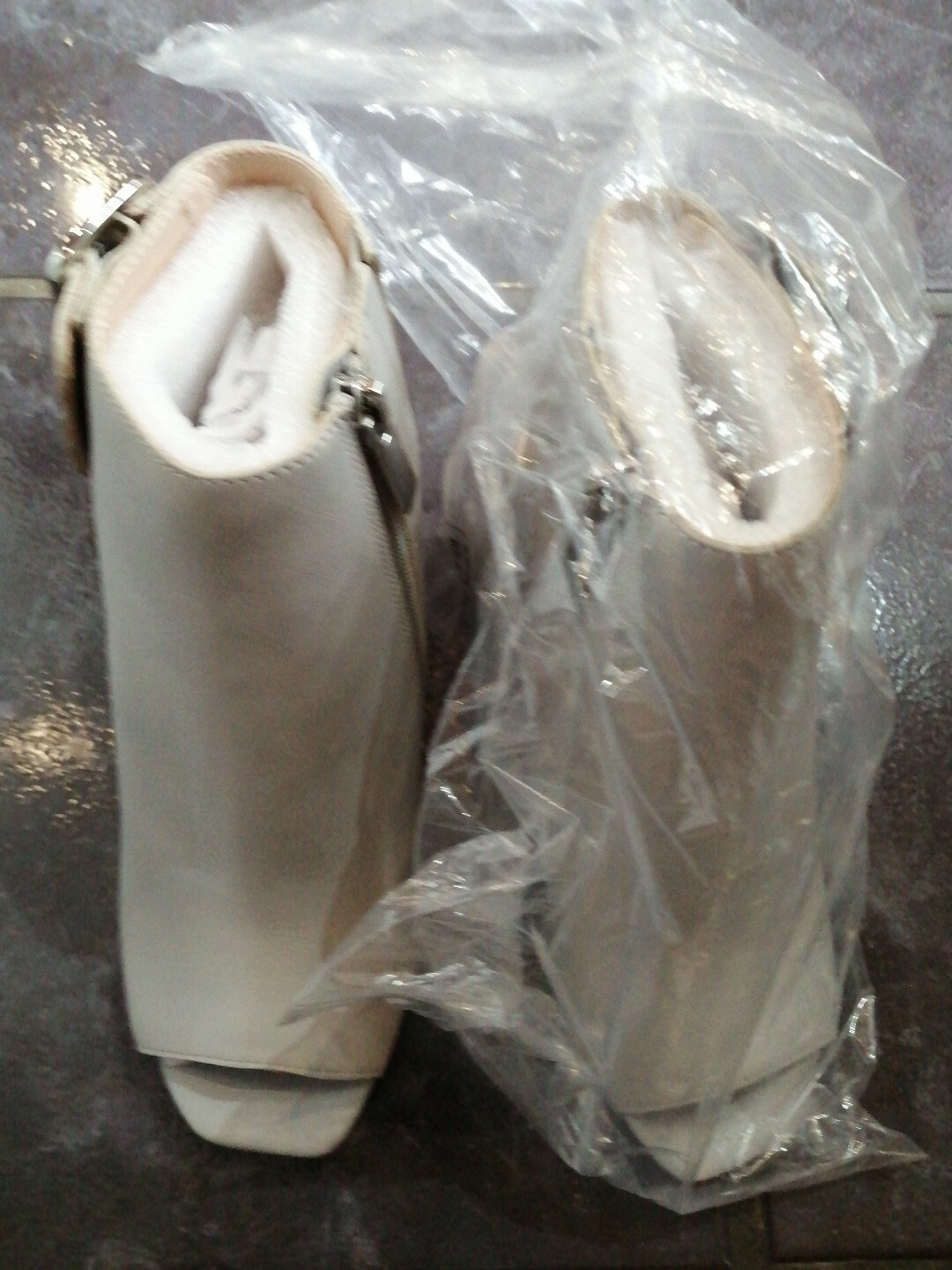 Picture 1 of 9