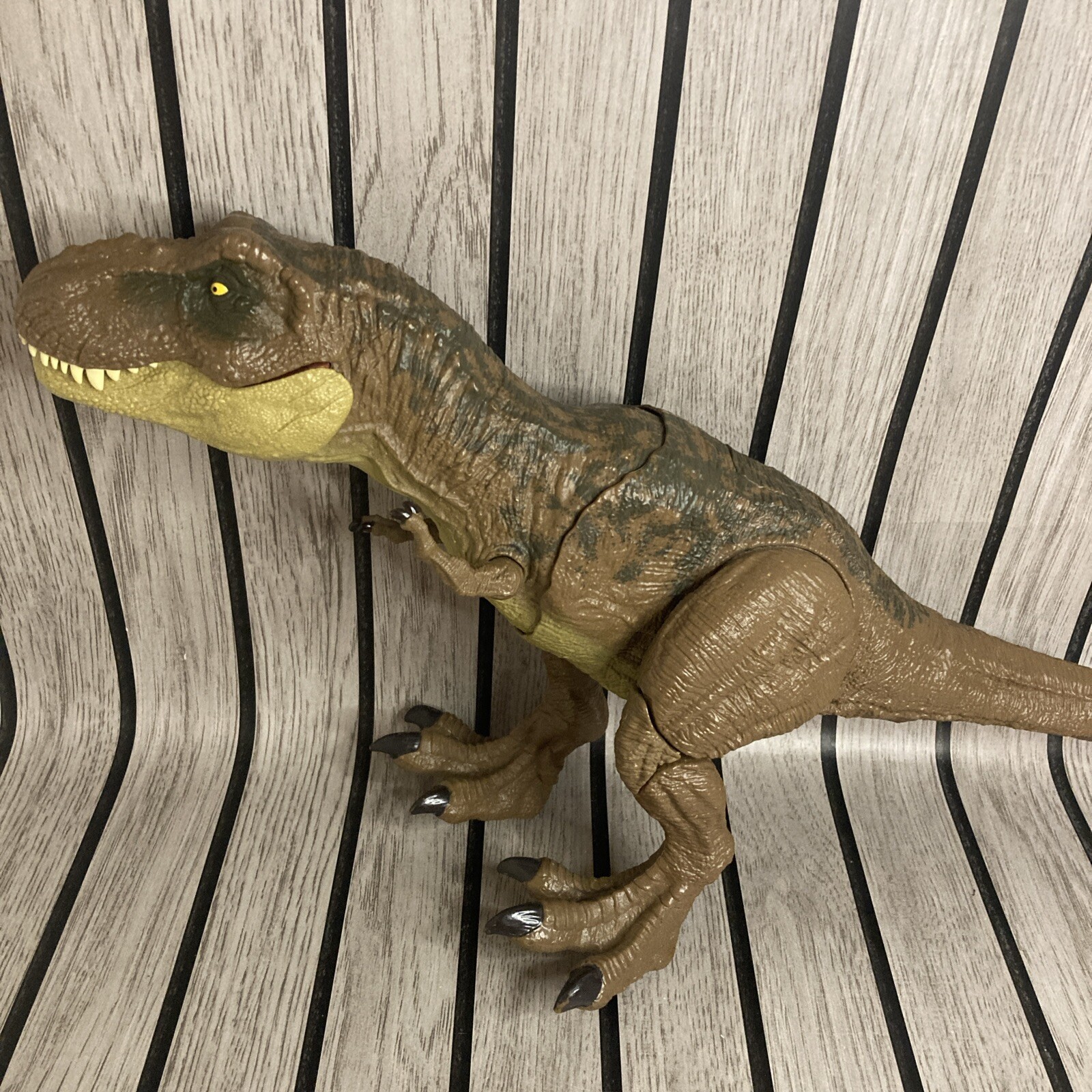 Jurassic World Camp Cretaceous Tyrannosaurus Rex Dino Escape Mattel T-Rex 2020