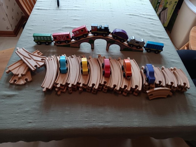 61 Pcs Melissa & Doug Thomas the Train Tracks  Cars Trains Bridge