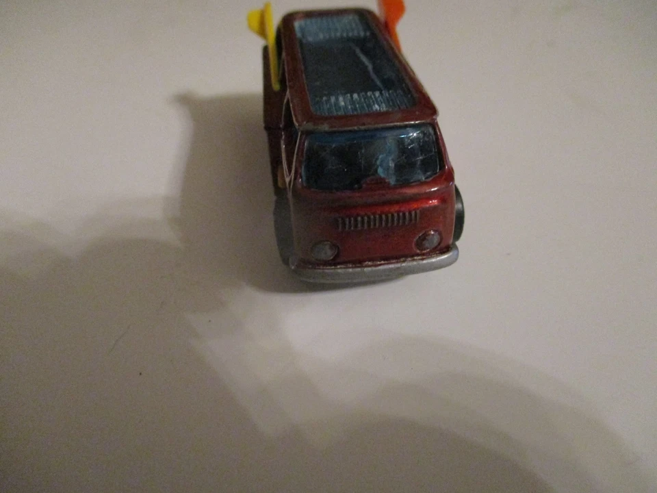 Hot Wheels Redline VW Beach Bomb vermelho na cor usado - Imagem 3 de 4