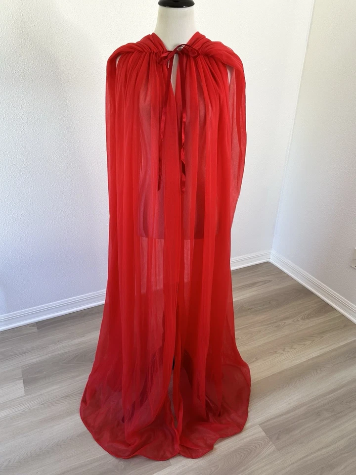 Lencería de fantasía vintage bata de nailon roja transparente hecha en EE. UU. Foto 2 de 4