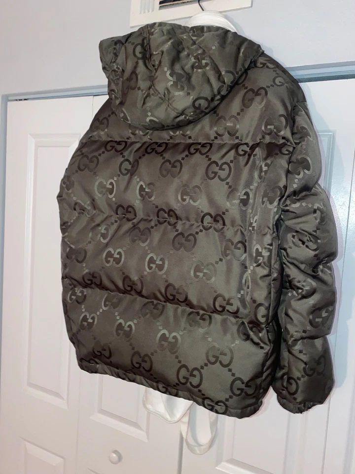 CHAQUETA ACOLCHADA DE LONA GUCCI JUMBO GG Foto 4 de 4