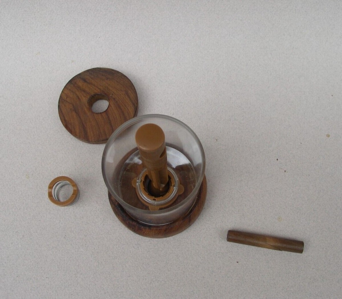 Moulin à Herbes De Provence D.O.M. En Bois D'Olivier - 13cm, Rempli