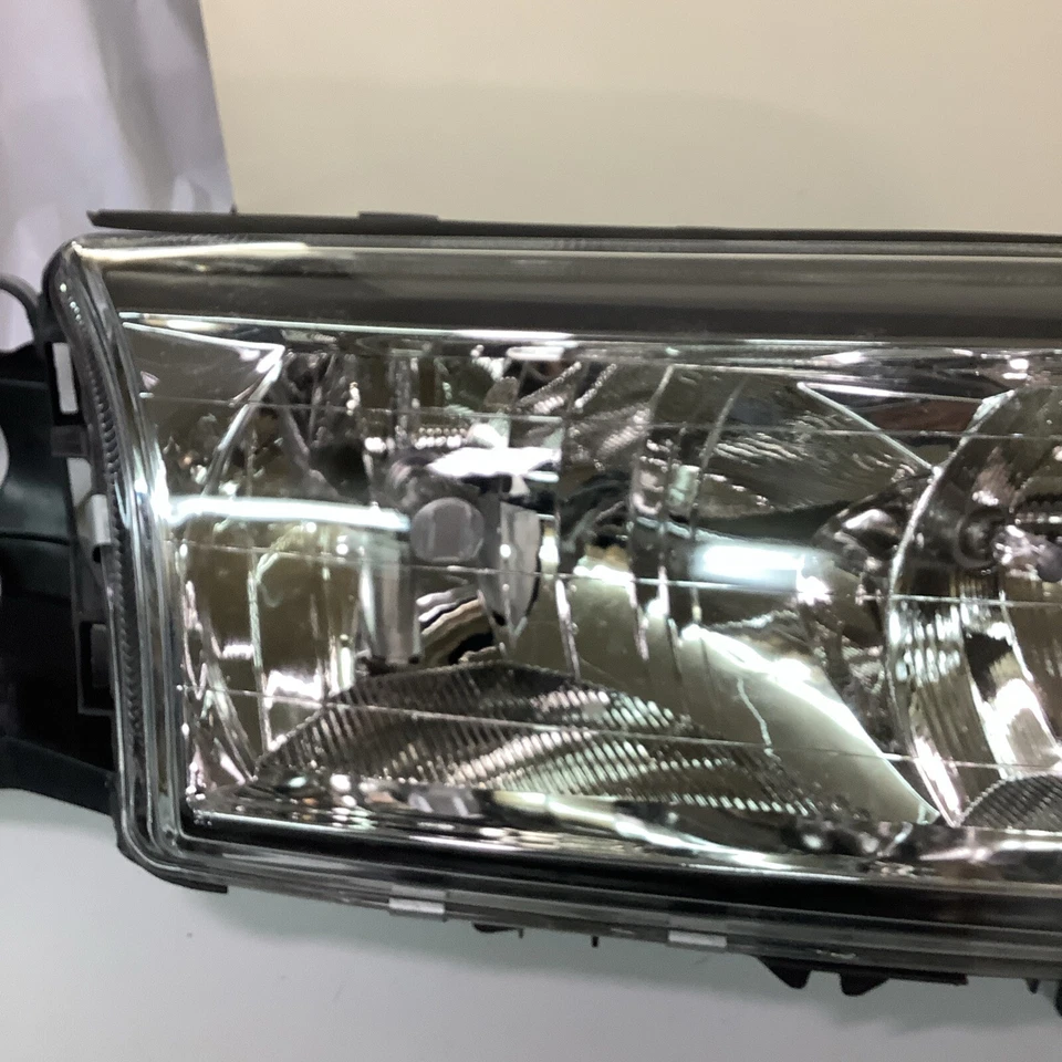 Faro lateral pasajero Depo 373-1106R-AS de repuesto para 99-02 Volvo S80 Foto 3 de 4