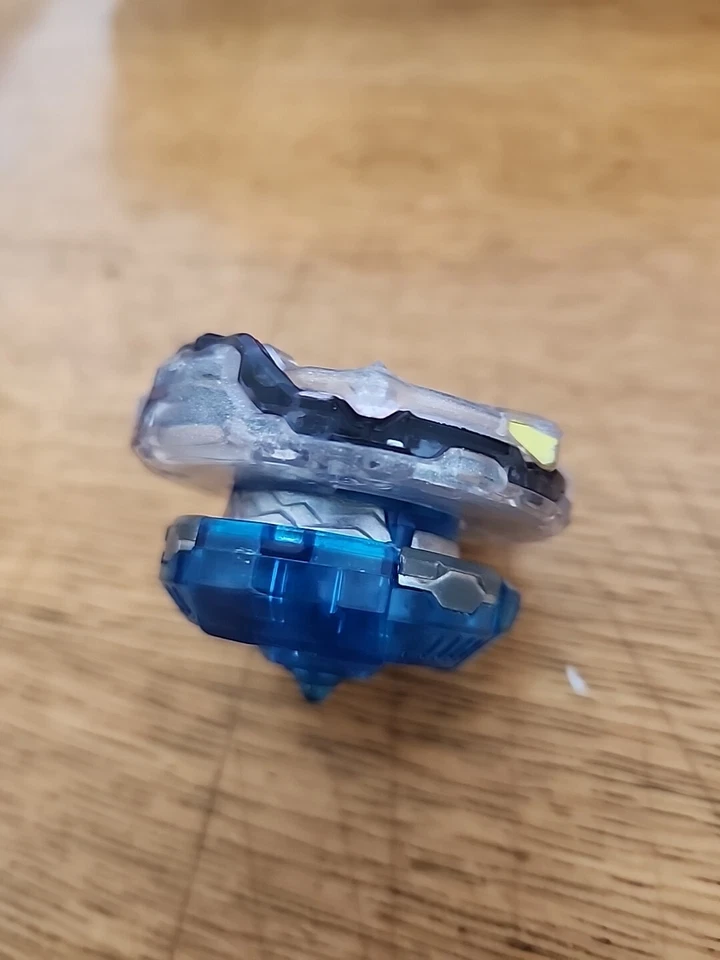 Ultimate Beyblade champion, Glory Regnar, de TAKARA TOMY! Foto 4 de 4