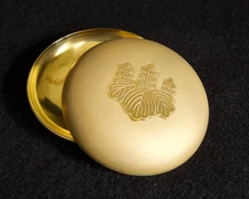 Japanese Metal Old KOGO Incense Container : by Kenchohoi Buddhist store