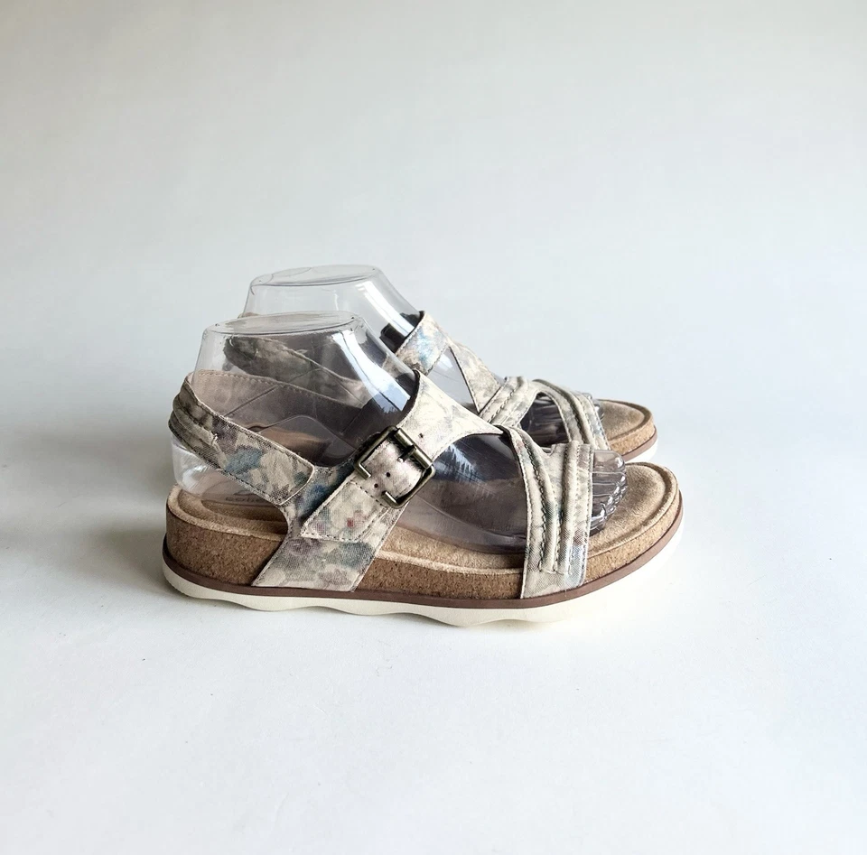 Новые босоножки Clarks Crean зеленые розовые текстильные резиновые на подошве размер 7,5 - Изображение 2 из 4