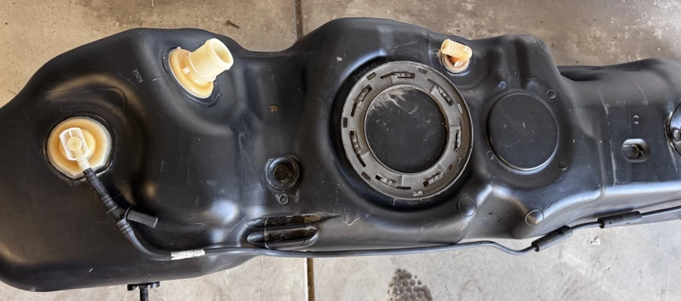 2013 2014 2015 Dodge Ram 2500 OEM Fuel Tank 6.7L Diesel RWD 32 Gal - Image 4 of 4