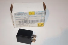 Genuine Mopar 5266169 Turn / Hazard Flasher Relay  1995-99 Neon