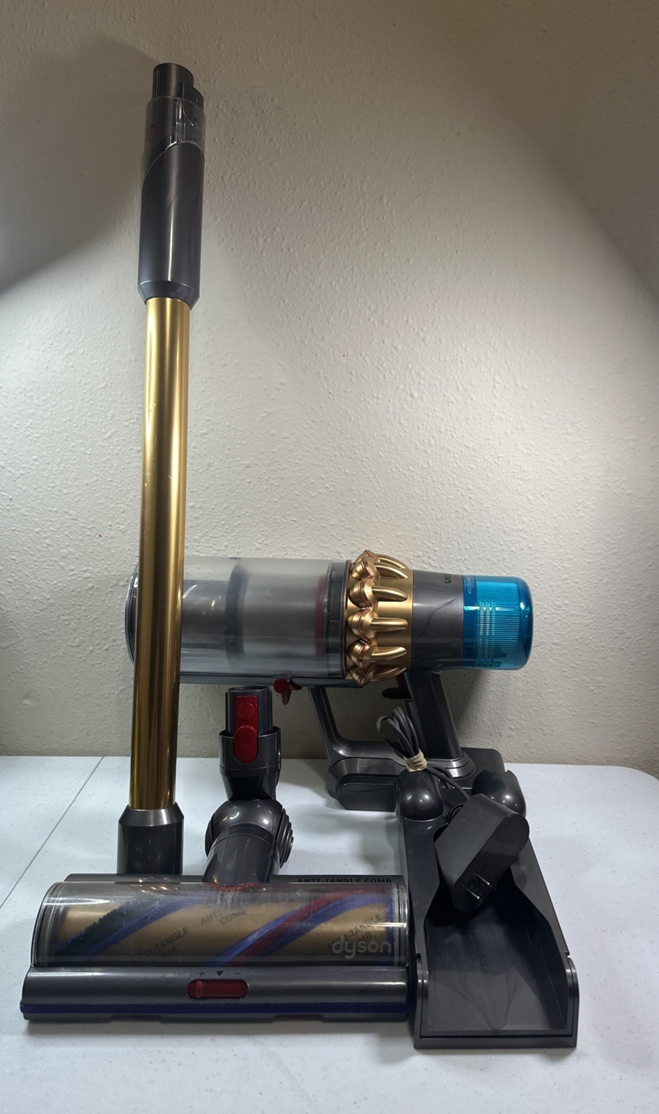 Dyson V15 Gold Detect Absolute Stick Vacuum with HEPA Filter SV47