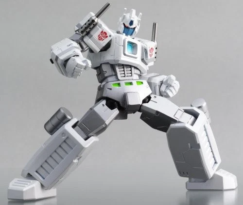 Figura de acción limitada Revoltech Yamaguchi Transformers Ultra Magnus Friend Shop Foto 3 de 4