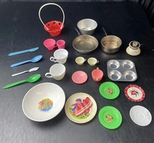 VTG LOT CHILD’S PLASTIC TEA DINNER PLATES, PANS - HUGE SET