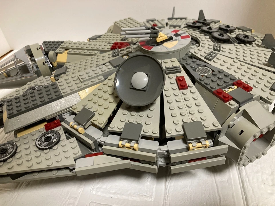 Lego Star Wars 4504 Millennium Falcon Almost Complete from Japan - Image 4 of 4