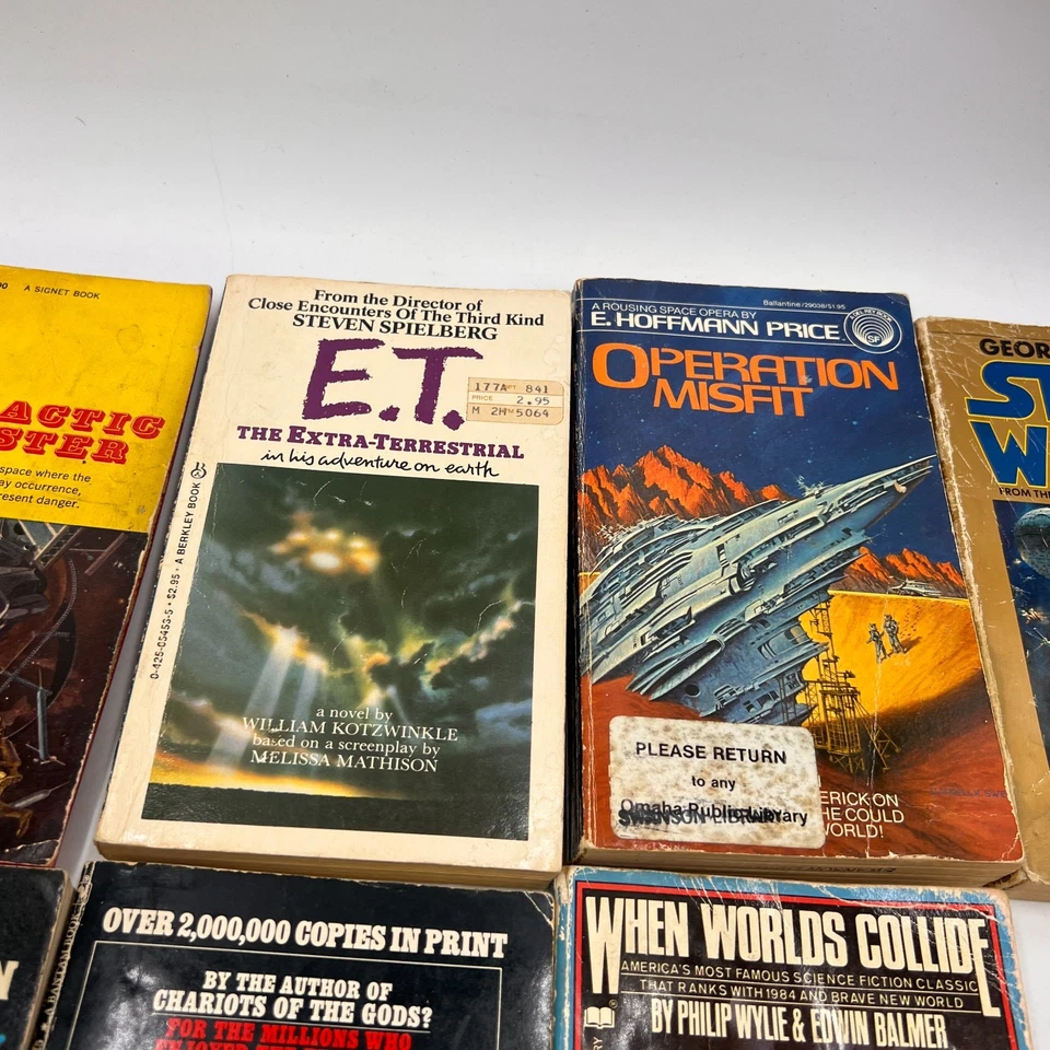 Lot Of 14 Sci-Fi Erich Von Daniken HG Wells Jules Verne Etc Paperback Books - Image 3 of 4