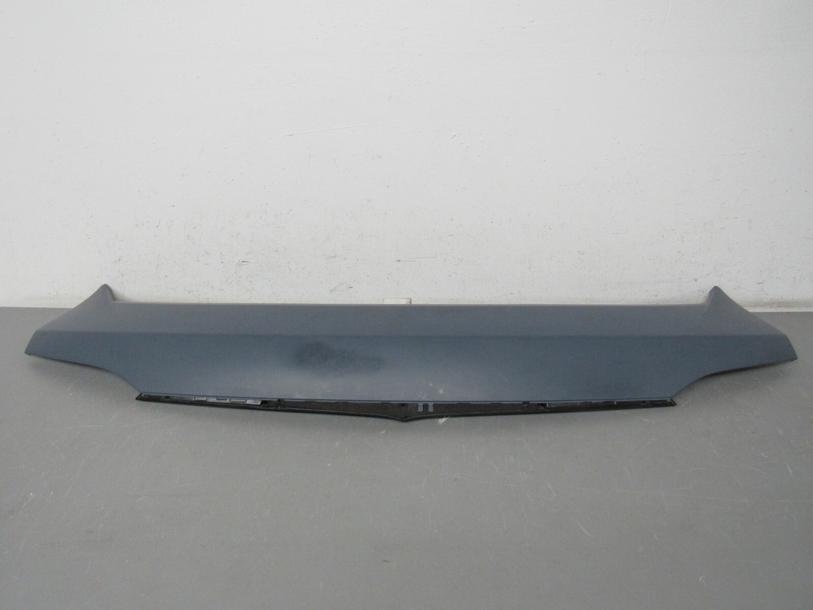 2016-2019 MASERATI LEVANTE REAR TRUNK LID TAILGATE FINISH SPOILER PANEL