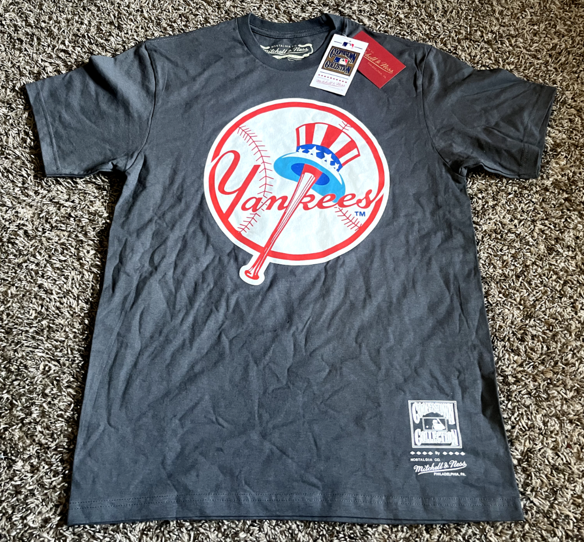 NEW Mitchell & Ness New York Yankees MLB Basis Logo T-Shirt (2XL 