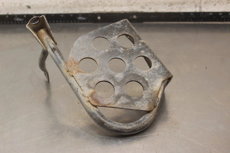 Yamaha Big Bear 350 YFM350FW 1997 4x4 reposapiés izquierdo reposapiés placa de piso Y810 Foto 3 de 4