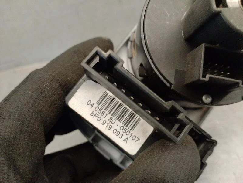 8P0919093A commande de feu pour AUDI A3 (8P1) S3 QUATTRO 2003 5513693 - Photo 3/4