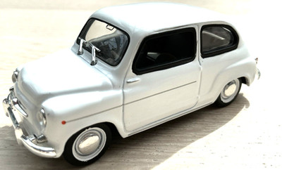 Solido 1:43, Fiat 600D von 1963, weiß, unbespielt in OVP