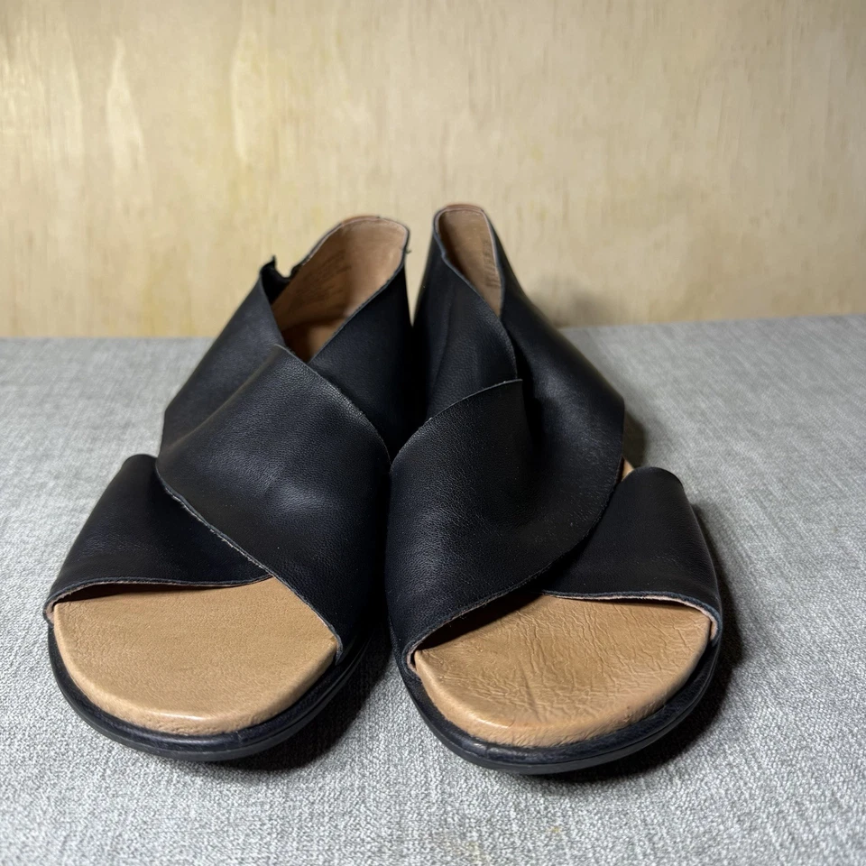 Sandalia Gentle Souls By Kenneth Cole Latilda Talla 7 Cuero Negro Foto 2 de 4