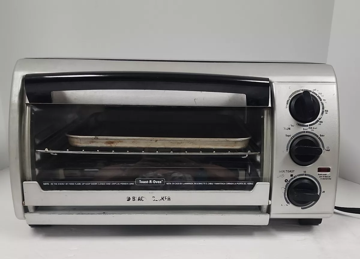 BLACK AND DECKER TO1455 Stainless steel Toaster Oven - Works Great + 1 pan