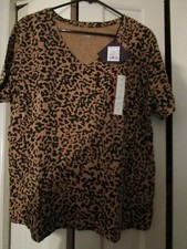 Womens Plus Size Leopard Print Short Sleeve V...