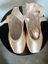 New Grishko Nova Poine Shoes Size 5 1/2 4x Hard Shank. Partially sewn.