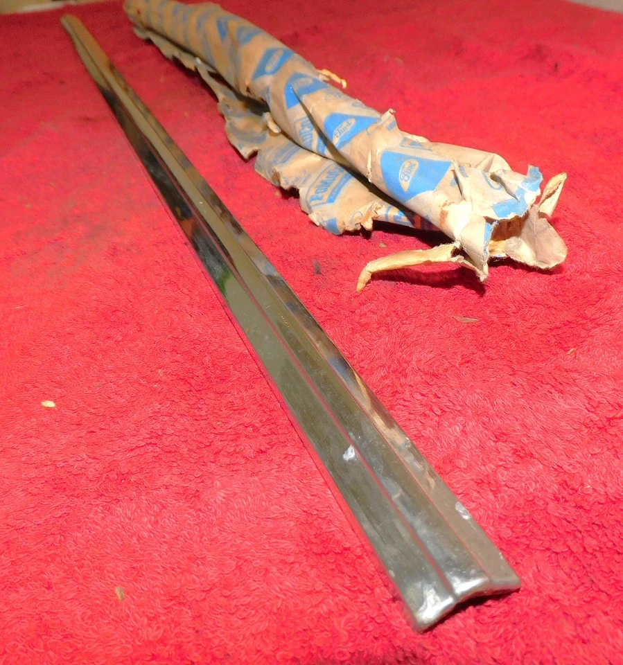 1965 Ford Galaxie 500 4-Door Country Sedan NOS FRONT DOOR OUTSIDE TRIM MOULDING - Image 3 of 4