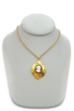 Vintage Necklace Gold Tone Cameo 25"