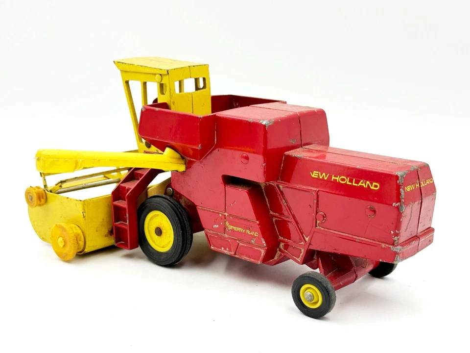 1/32 New Holland Combine Ertl - Image 4 of 4