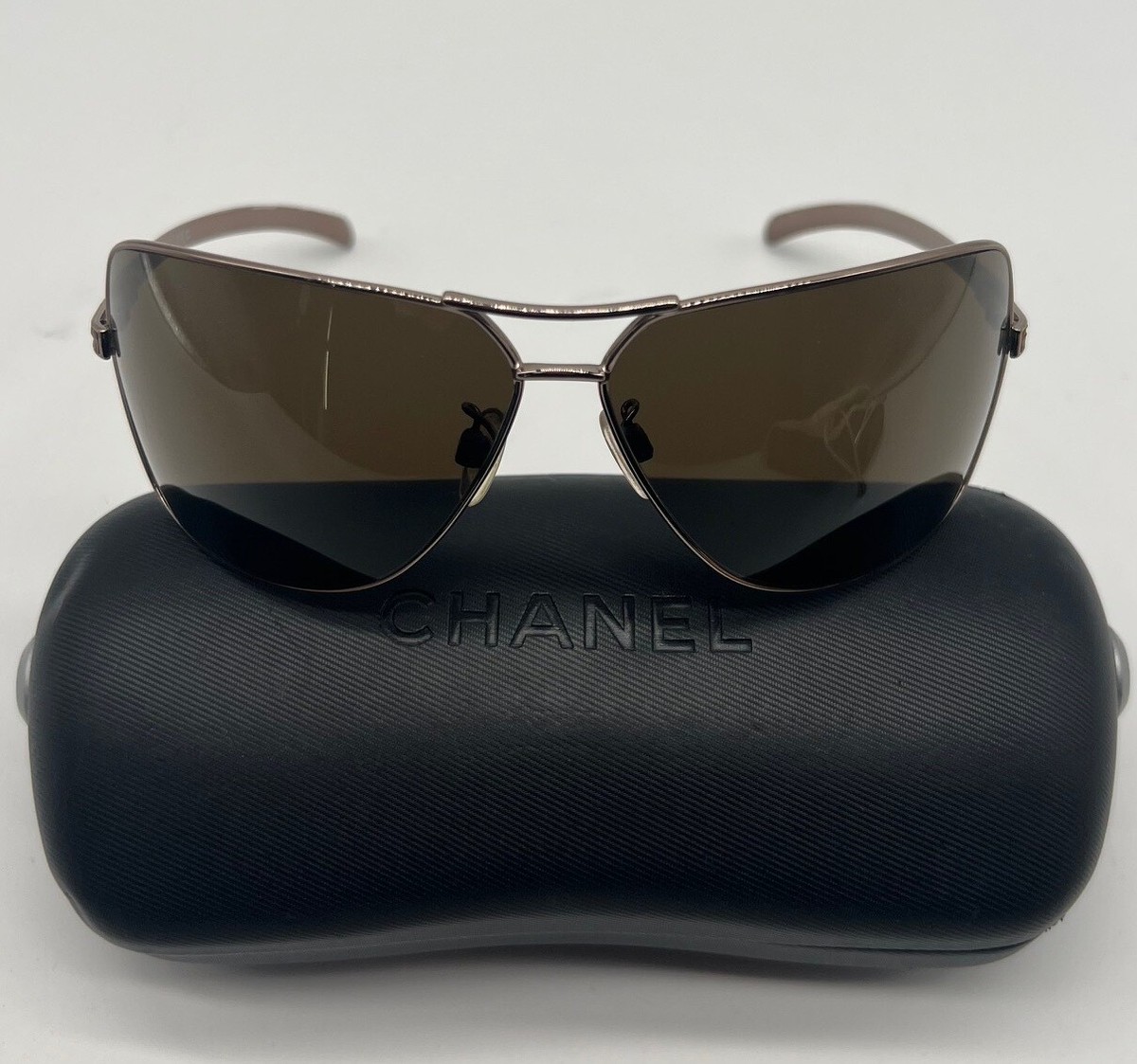 CHANEL アビエーターサングラス ゴールド ブラウン CHANEL Sunglasses: Pilot Sunglasses, titanium & calfskin