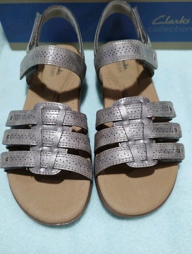 Sandalias Clark's Collection Elizabeth Kay Top Metálicas Talla 8 Medianas - Imagen 7 de 9