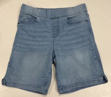 Woman s DKNY DenimJean Light Wash Pull On Stretch Shorts Size Medium 32 Waist