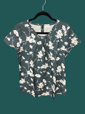 Women s size medium flutter sleeve blouse dark emerald green white floral shirt