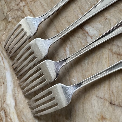 Oneida Community Tudor Plate 1946 Queen Bess II 4 Dinner Forks Silverplate - Picture 14 of 19