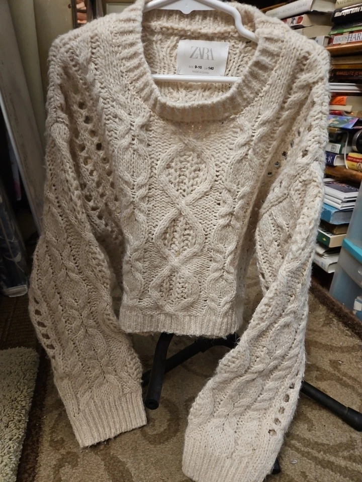 Suéter Zara Niños/Niñas, Talla 9/10, Color Crema Tejido con Cable Suéter Foto 2 de 4