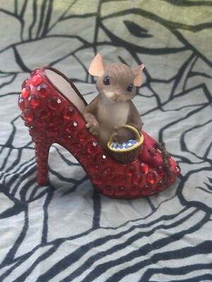 Vintage Charming Tails ''May Your Shoes Bring You Home again'' Figurine. Ornament