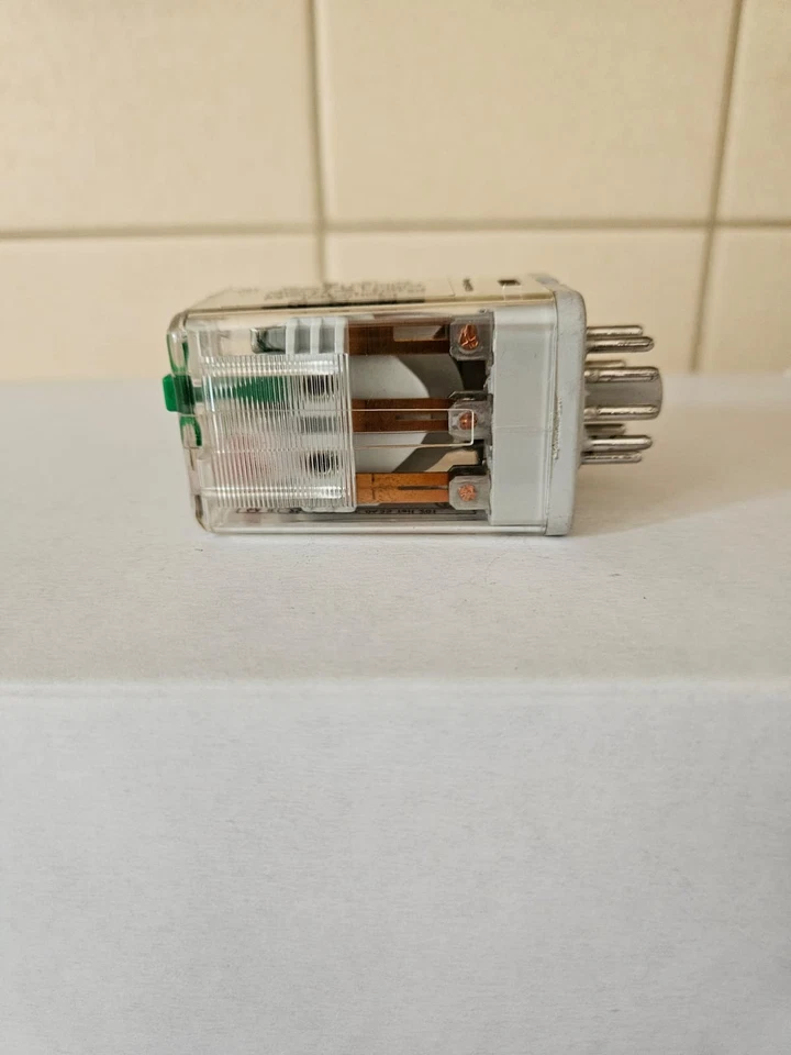 KUHNKE / UF3F-24VDCN Relay Plug In Relay **NEW** - Image 4 of 4