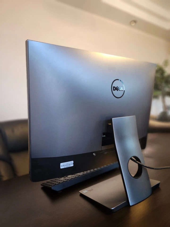Dell Precision 5720 All-In-One Workstation — 27" 4K UHD Display | Intel Core i7 - Image 3 of 4