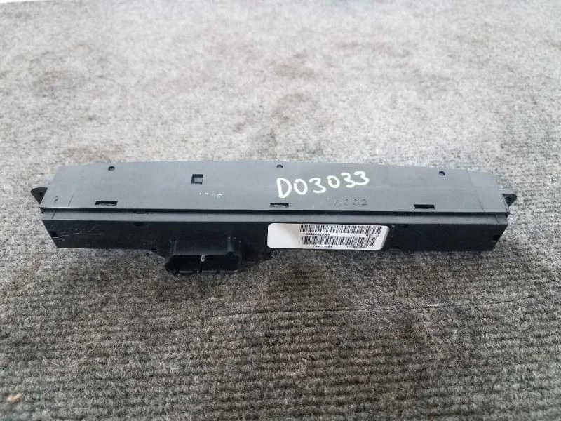 Interruptor de tablero Chrysler Town and Country 2003 - peligro/limpiaparabrisas trasero Foto 3 de 4