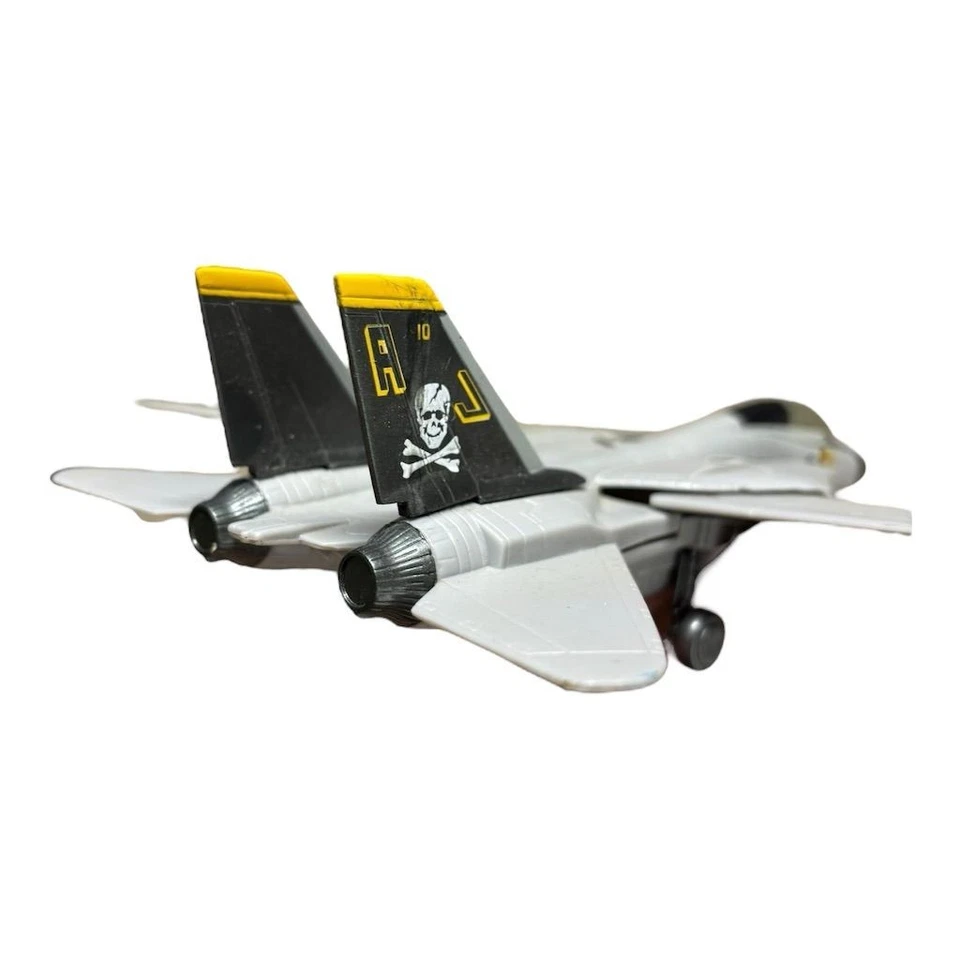 Corgi F-14 Tomcat VF-84 Jolly Rogers 1/200 plastic Model Airplane - Image 2 of 4