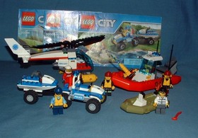 TOWN: CITY STARTER SET 60086 - LEGO - 2015 - USED CONDITION