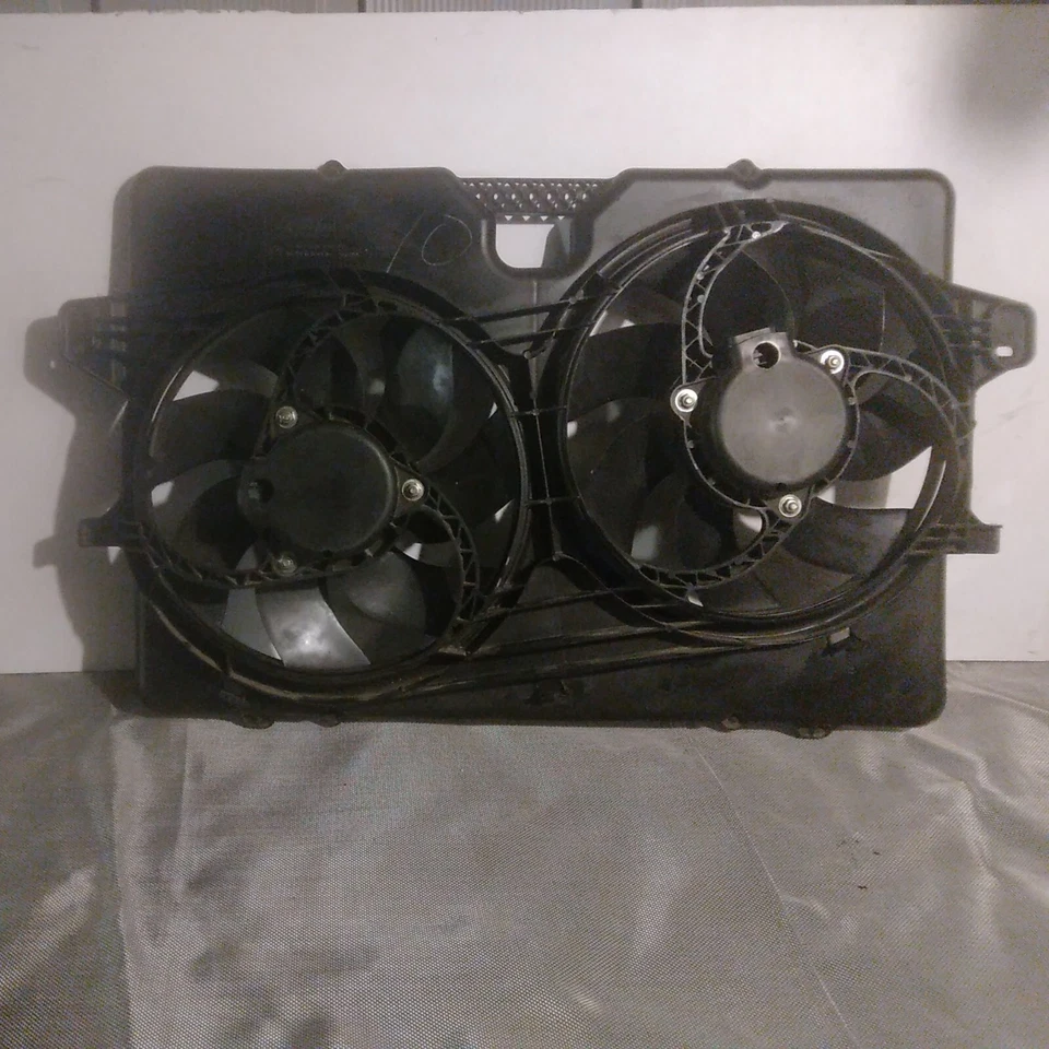 Радиатор двойной вентилятор охлаждения в сборе для 08-12 Ford Escape Mercury Mariner 3,0 л V6 - Изображение 2 из 4