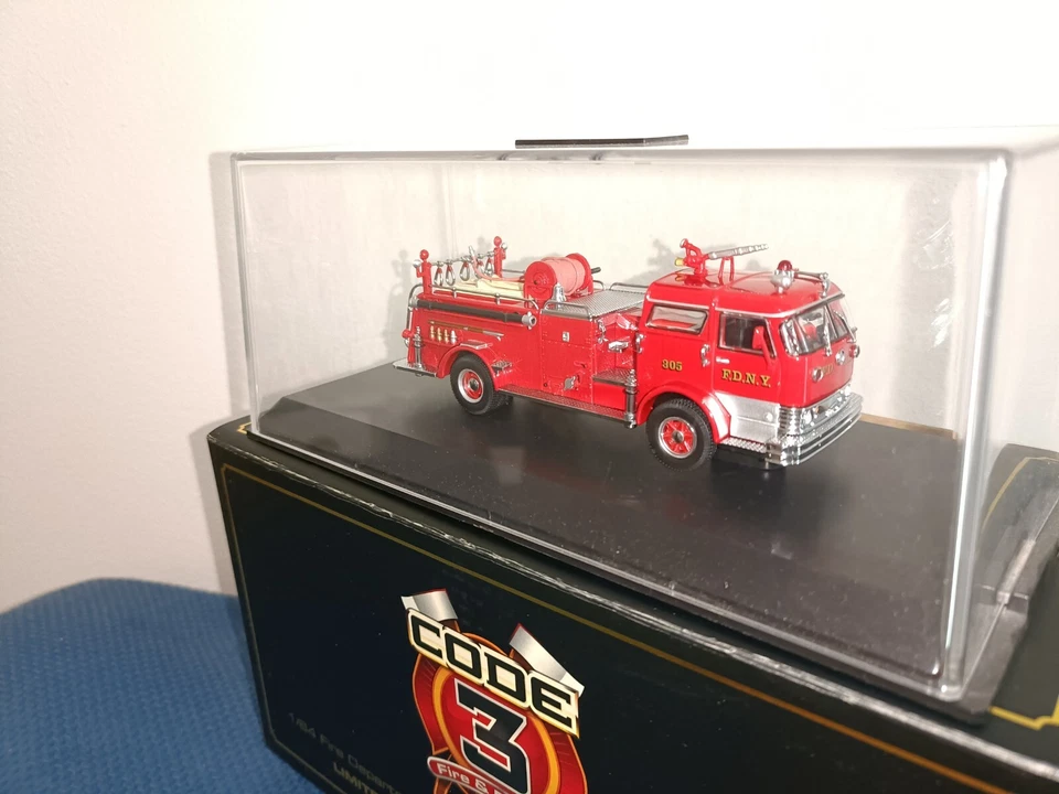 CODE 3 FDNY MACK C ENGINE 305 NEW YORK - 1/64 vigili fuoco pompieri - Immagine 2 di 4