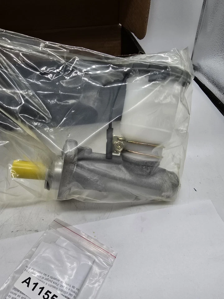 Frenos hidráulicos de freno Carquest Wearever MCA39426 - Cilindro maestro de freno Foto 2 de 4