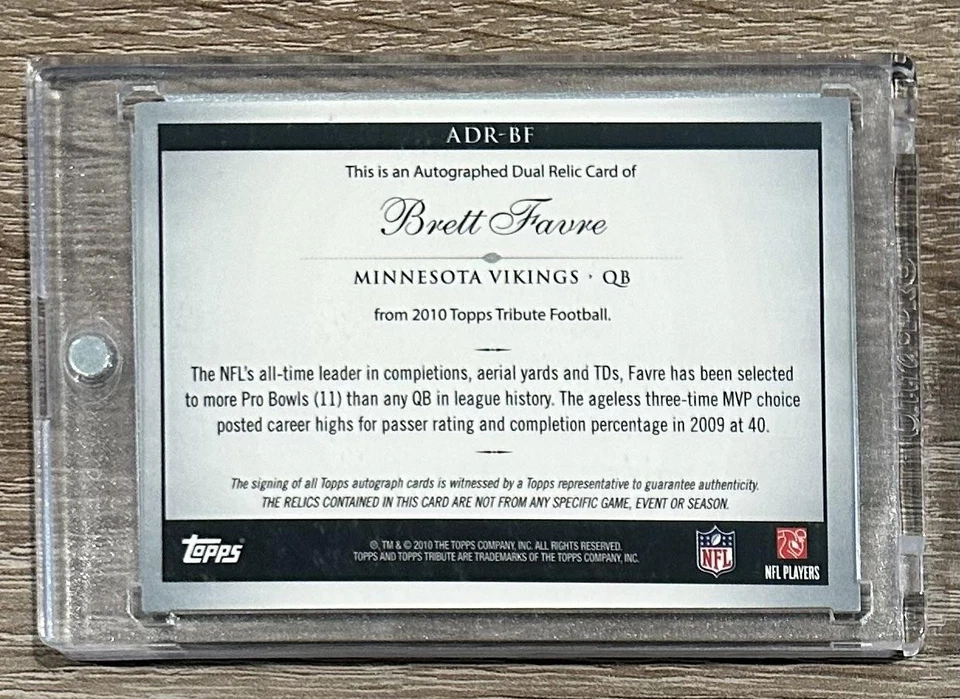 2010 Topps Tribute #ADR-BF Brett Favre Dual Relic Jersey Gold AUTO #/15 - Image 2 of 2