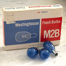 Westinghouse M2B Blue Coated Flash Bulbs 12 w/ Original, Vintage Box NOS