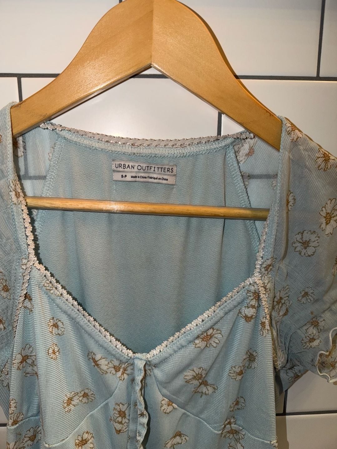 Sweet and feminine Urban Outfitters floral romper Size Small, photo 3