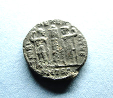 Constans Bronze Follis, GLORI-A EXER-CITVS, (RIC VIII Thessalonica 57 ).