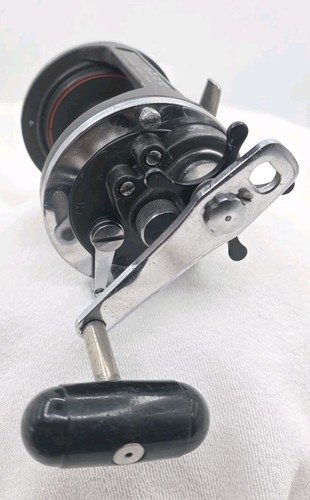 Daiwa Sealine 50H High Speed Conventional Saltwater Reel Works Smooth Clean